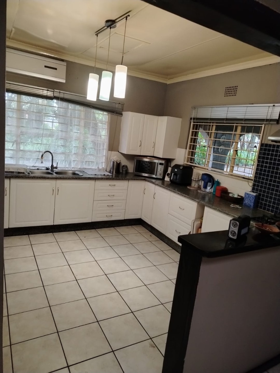 12 Bedroom Property for Sale in Glen Austin Gauteng