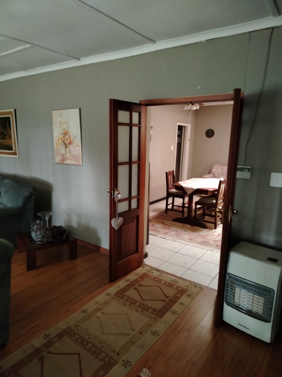 12 Bedroom Property for Sale in Glen Austin Gauteng