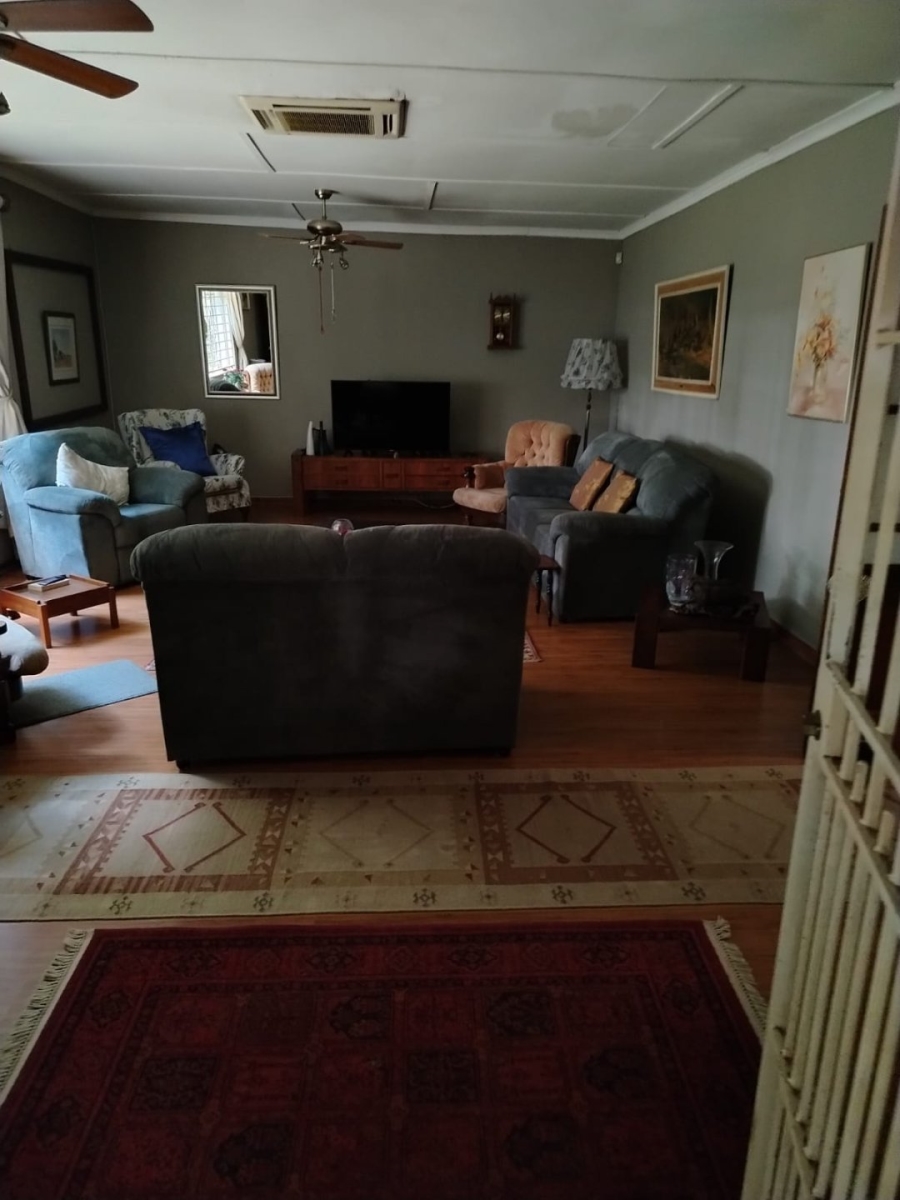 12 Bedroom Property for Sale in Glen Austin Gauteng