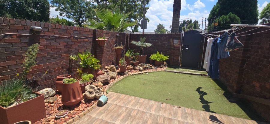 To Let 3 Bedroom Property for Rent in Brackenhurst Gauteng
