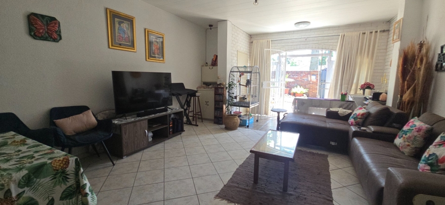 To Let 3 Bedroom Property for Rent in Brackenhurst Gauteng