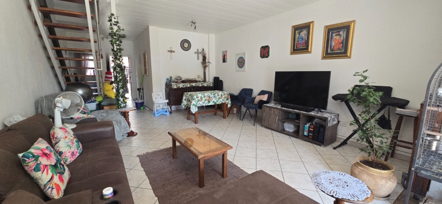 To Let 3 Bedroom Property for Rent in Brackenhurst Gauteng