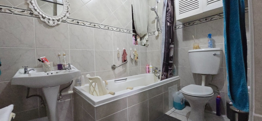 To Let 3 Bedroom Property for Rent in Brackenhurst Gauteng