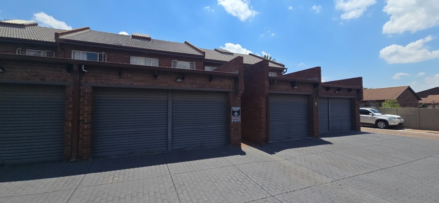 To Let 3 Bedroom Property for Rent in Brackenhurst Gauteng