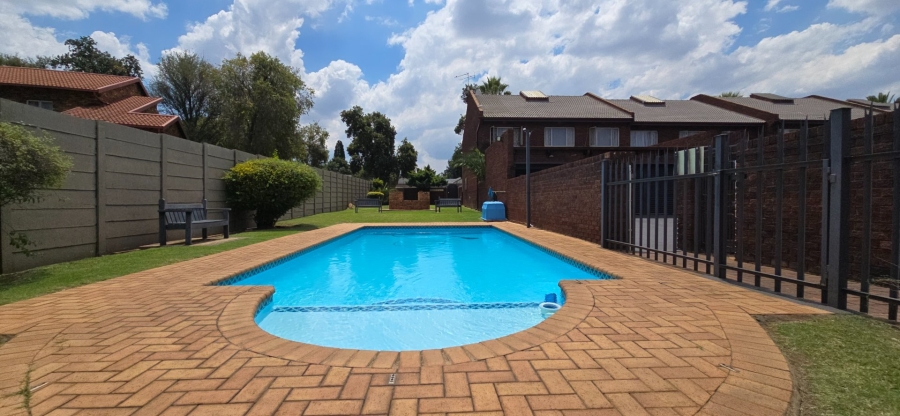 To Let 3 Bedroom Property for Rent in Brackenhurst Gauteng
