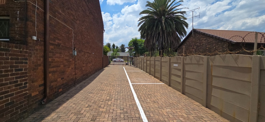 To Let 3 Bedroom Property for Rent in Brackenhurst Gauteng