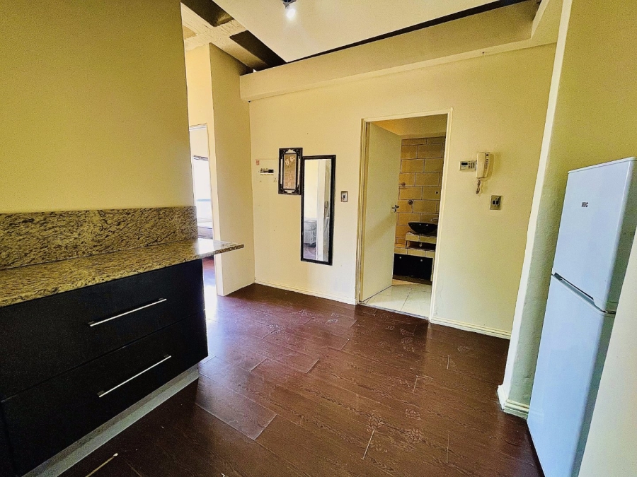 To Let  Bedroom Property for Rent in Braamfontein Gauteng