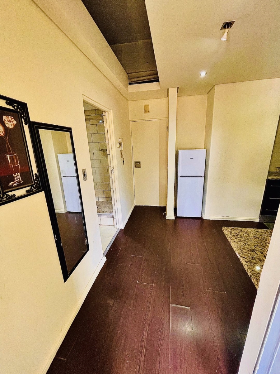 To Let  Bedroom Property for Rent in Braamfontein Gauteng
