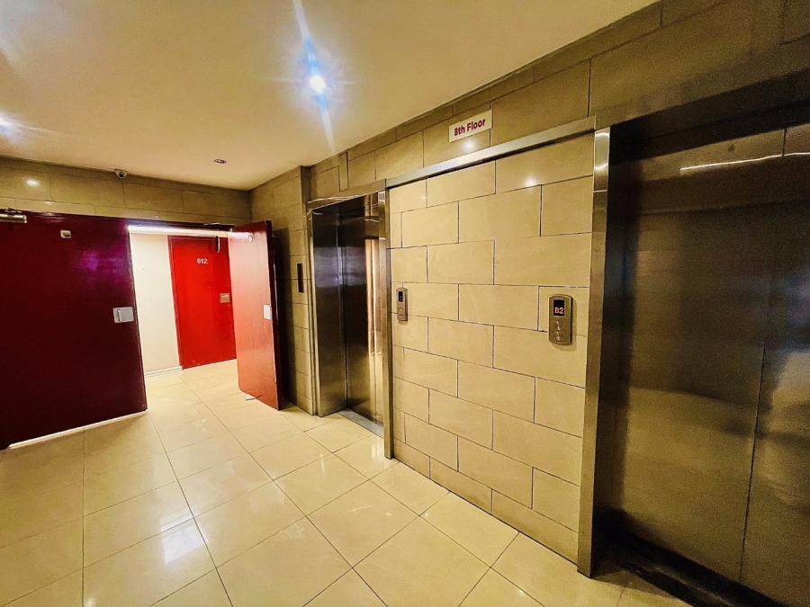 To Let  Bedroom Property for Rent in Braamfontein Gauteng