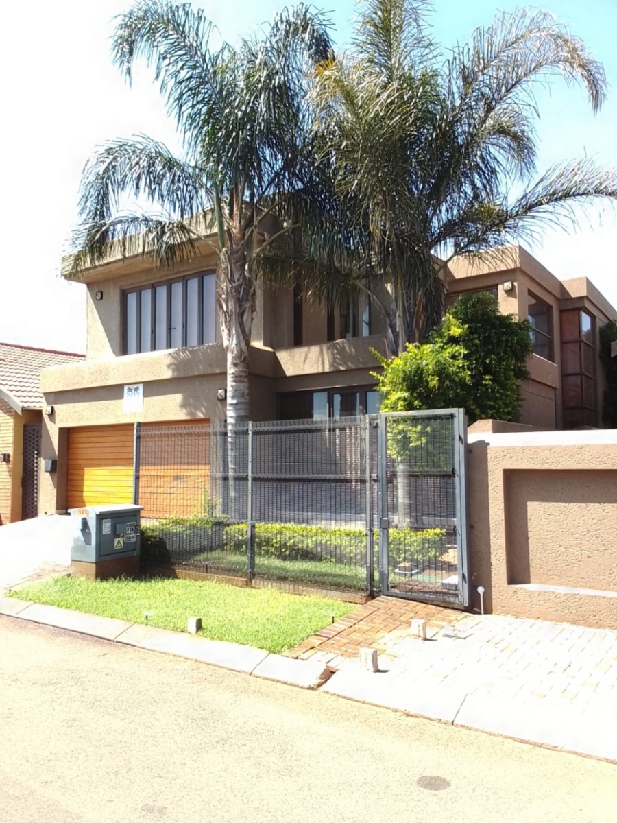 5 Bedroom Property for Sale in Protea North Gauteng