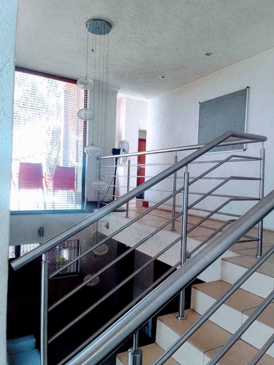 5 Bedroom Property for Sale in Protea North Gauteng