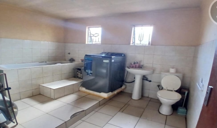 4 Bedroom Property for Sale in Rondebult Gauteng