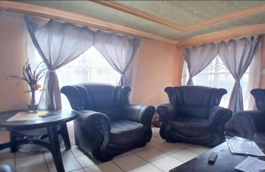 4 Bedroom Property for Sale in Rondebult Gauteng
