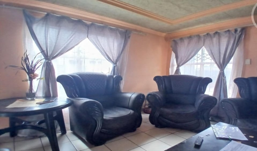 4 Bedroom Property for Sale in Rondebult Gauteng