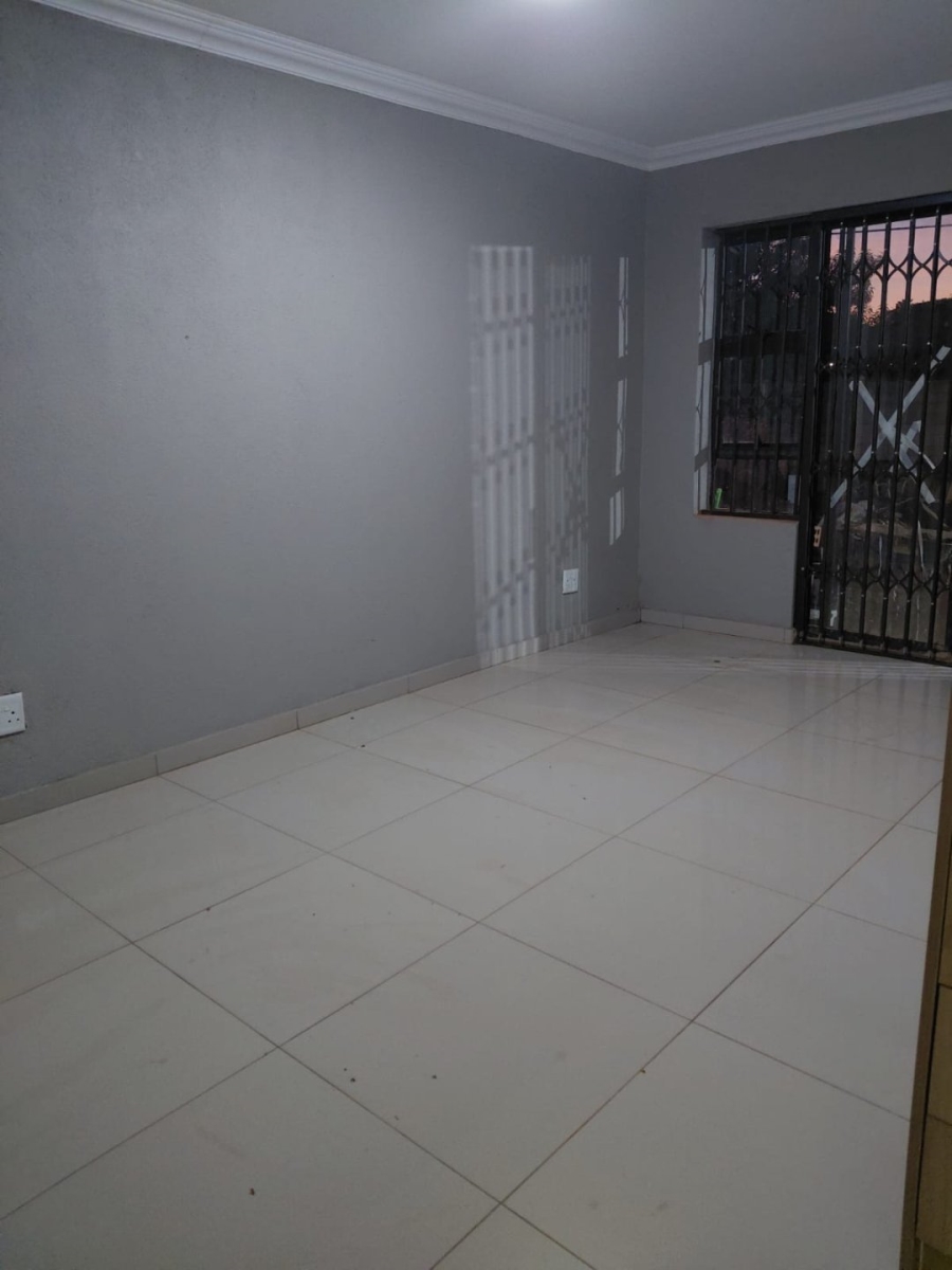 To Let 2 Bedroom Property for Rent in Chantelle Gauteng