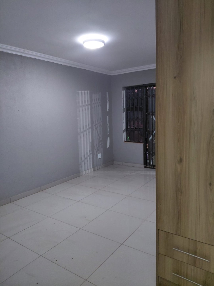 To Let 2 Bedroom Property for Rent in Chantelle Gauteng