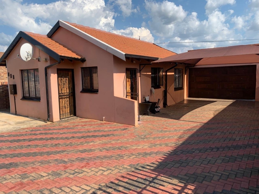 To Let 3 Bedroom Property for Rent in Soshanguve XX Gauteng