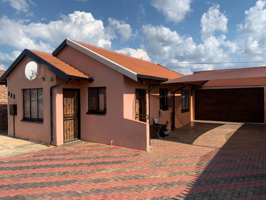To Let 3 Bedroom Property for Rent in Soshanguve XX Gauteng