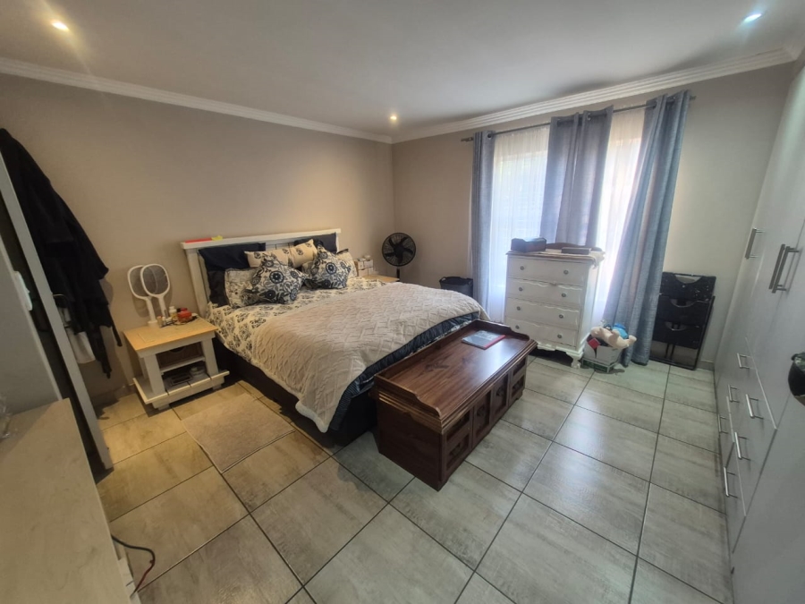 4 Bedroom Property for Sale in Glen Marais Gauteng