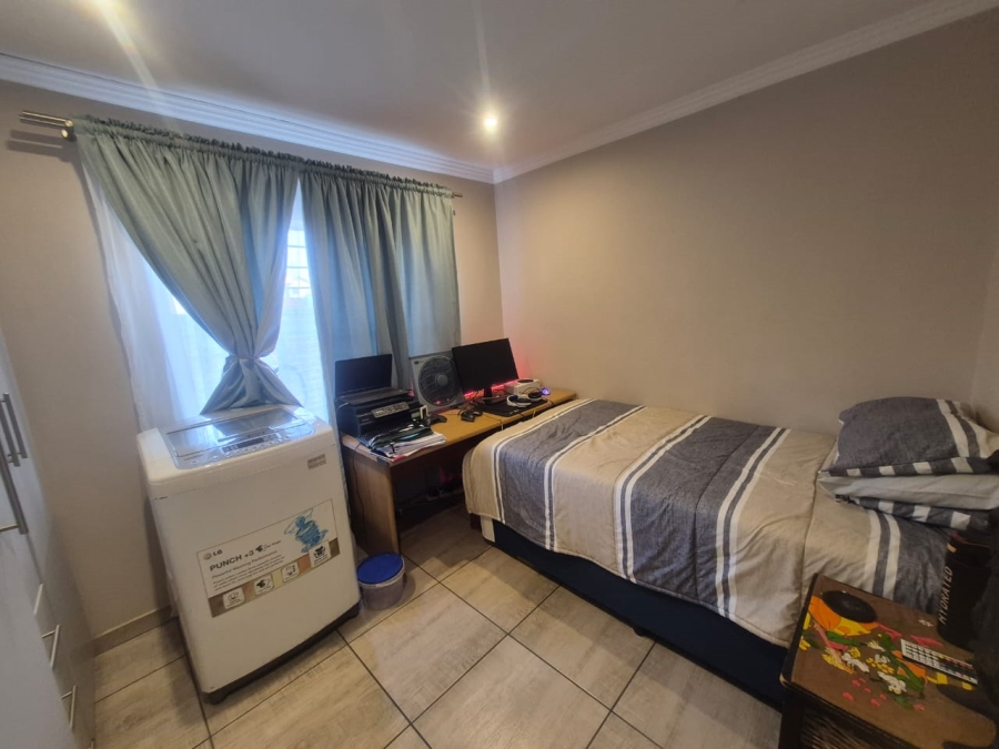 4 Bedroom Property for Sale in Glen Marais Gauteng