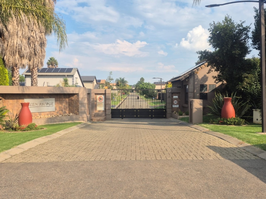 4 Bedroom Property for Sale in Glen Marais Gauteng