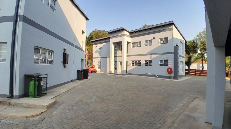 To Let 1 Bedroom Property for Rent in Glen Austin Gauteng