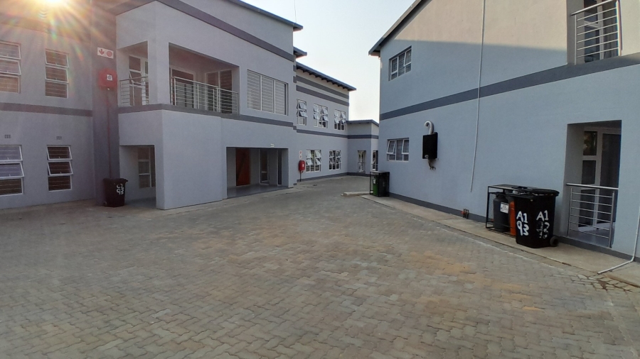 To Let 2 Bedroom Property for Rent in Glen Austin Gauteng