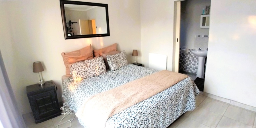 To Let 2 Bedroom Property for Rent in Pierre Van Ryneveld Gauteng