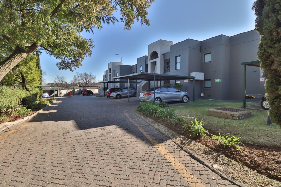 2 Bedroom Property for Sale in Marais Steyn Park Gauteng