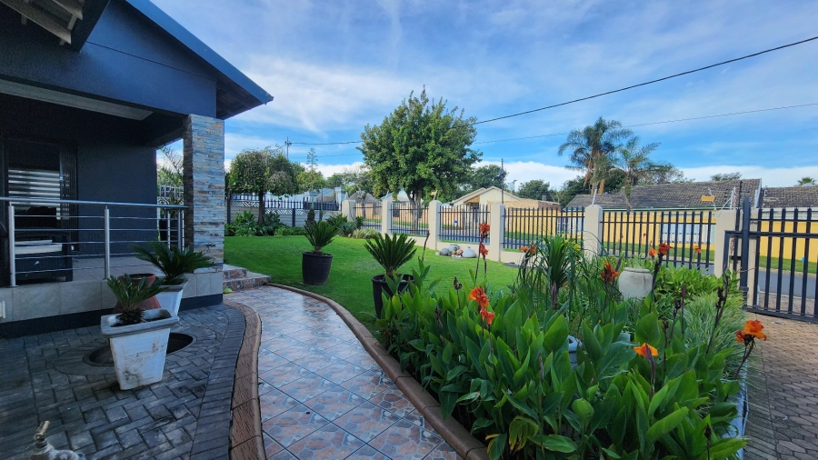 3 Bedroom Property for Sale in Discovery Gauteng