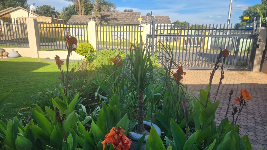 3 Bedroom Property for Sale in Discovery Gauteng