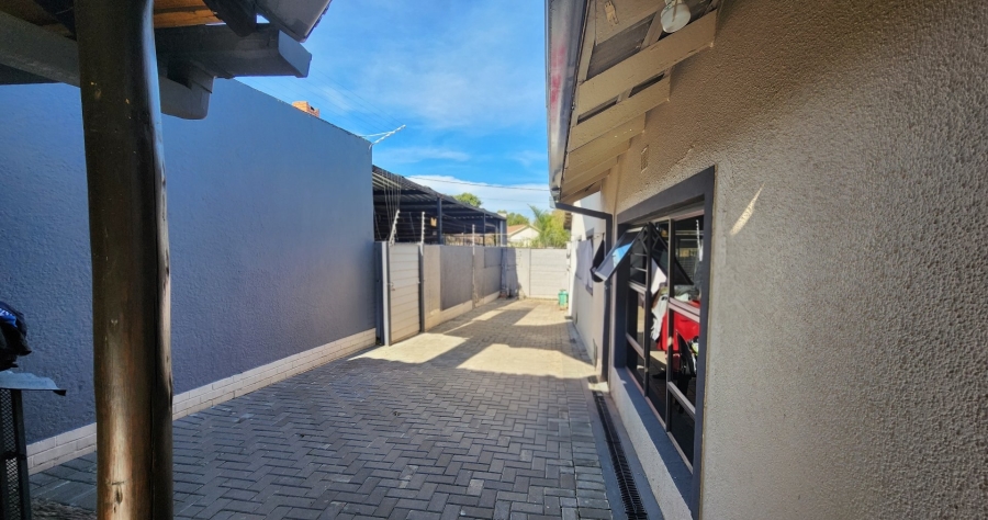3 Bedroom Property for Sale in Discovery Gauteng