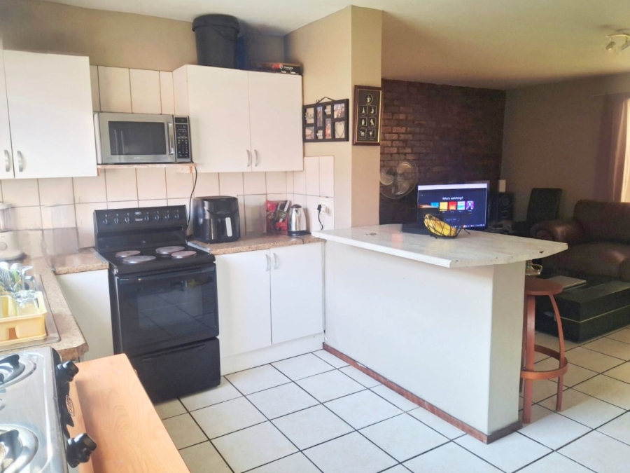 2 Bedroom Property for Sale in Mountain View Gauteng