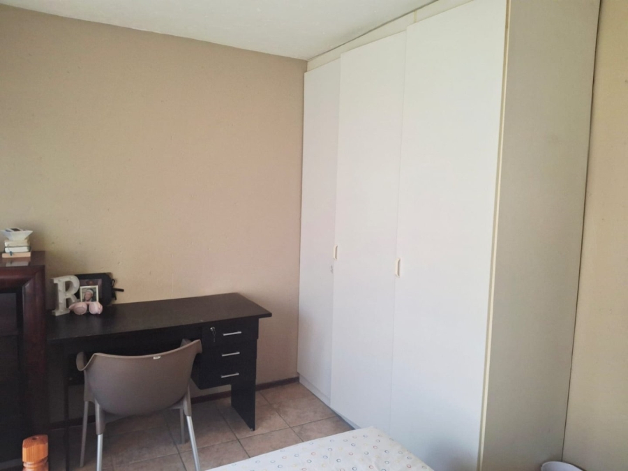 2 Bedroom Property for Sale in Mountain View Gauteng