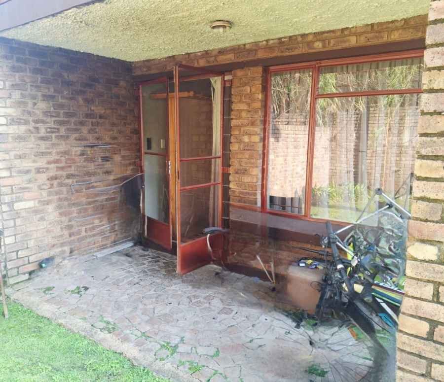 2 Bedroom Property for Sale in Mountain View Gauteng