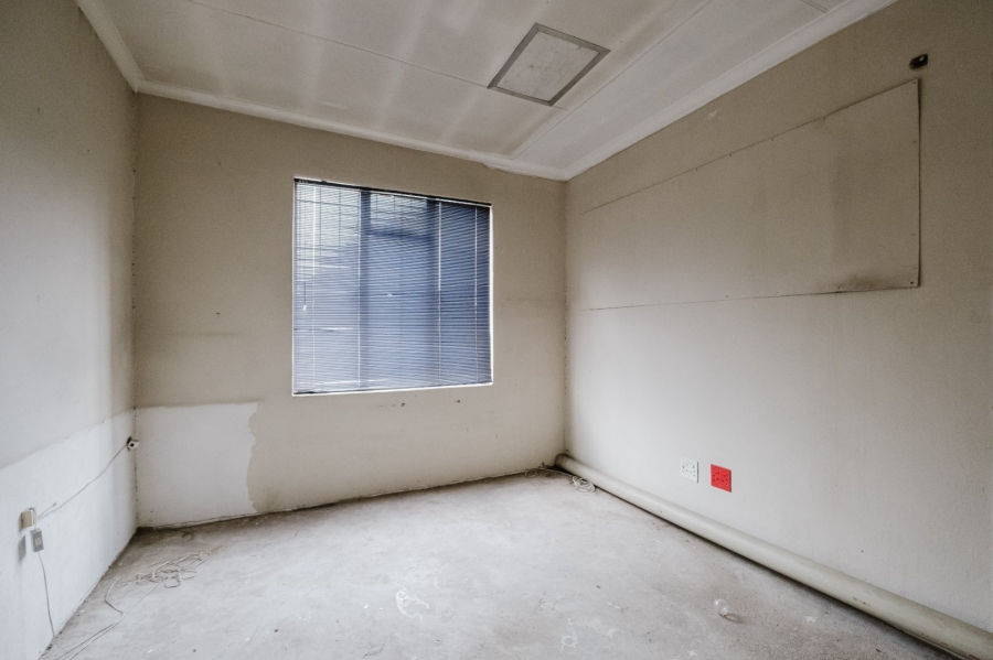  Bedroom Property for Sale in New Redruth Gauteng