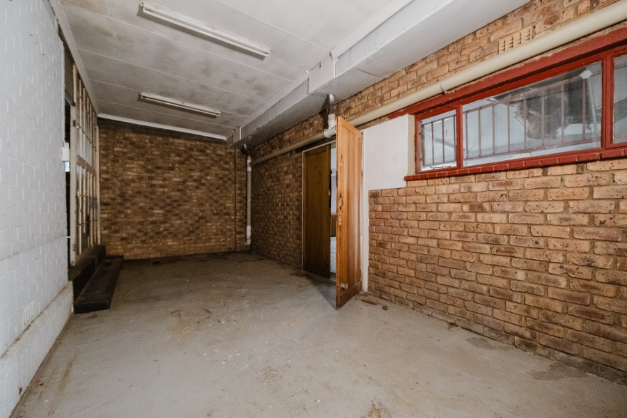  Bedroom Property for Sale in New Redruth Gauteng