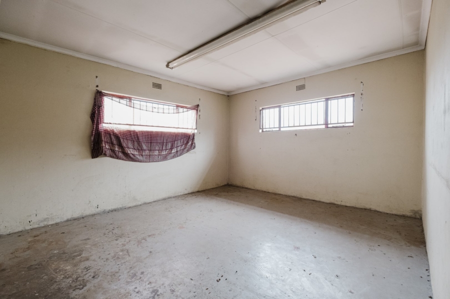  Bedroom Property for Sale in New Redruth Gauteng