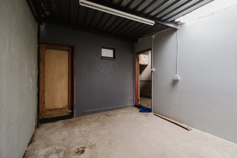  Bedroom Property for Sale in New Redruth Gauteng