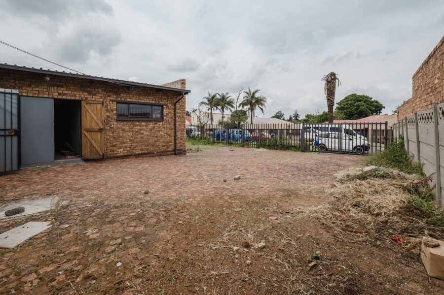  Bedroom Property for Sale in New Redruth Gauteng