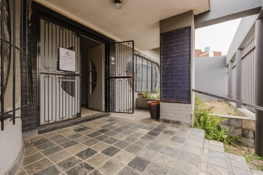  Bedroom Property for Sale in New Redruth Gauteng