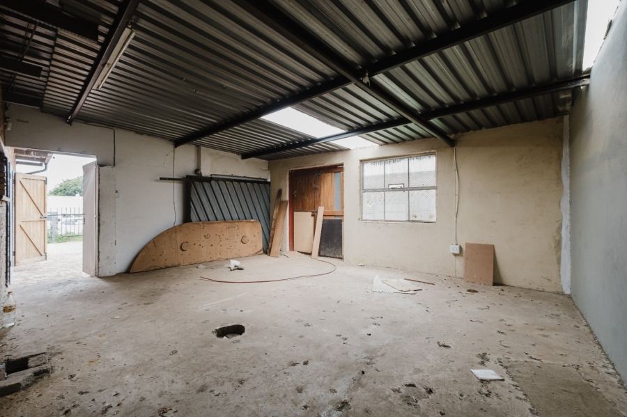  Bedroom Property for Sale in New Redruth Gauteng