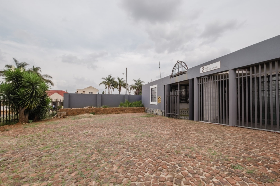  Bedroom Property for Sale in New Redruth Gauteng