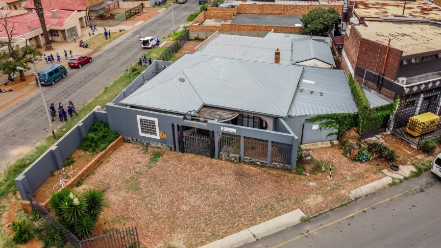  Bedroom Property for Sale in New Redruth Gauteng