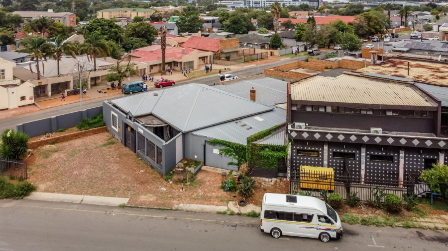  Bedroom Property for Sale in New Redruth Gauteng