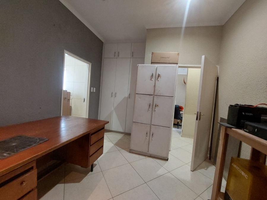 To Let 2 Bedroom Property for Rent in Glenvista Gauteng