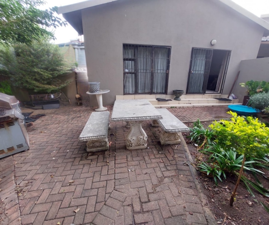 2 Bedroom Property for Sale in Glenvista Gauteng