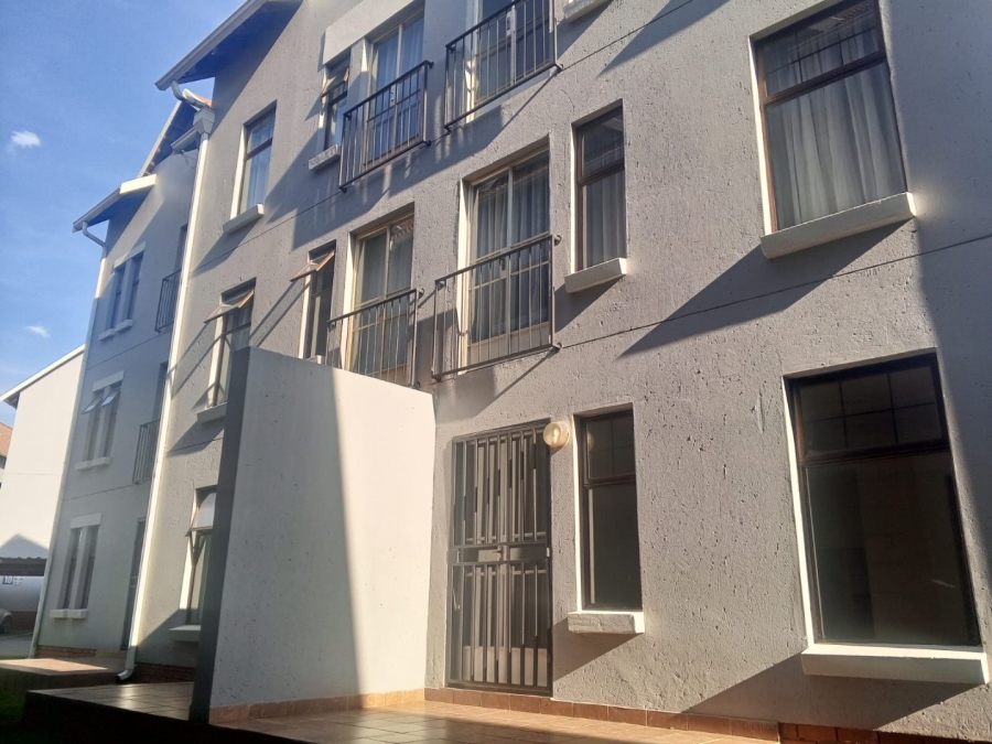 1 Bedroom Property for Sale in Kosmosdal Gauteng