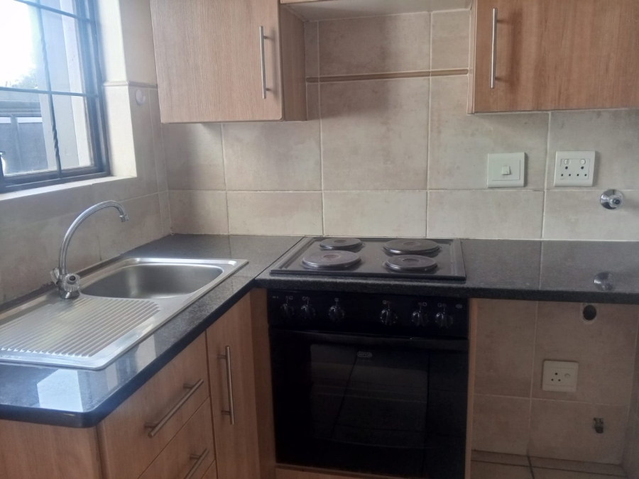 1 Bedroom Property for Sale in Kosmosdal Gauteng
