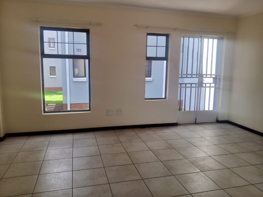 1 Bedroom Property for Sale in Kosmosdal Gauteng